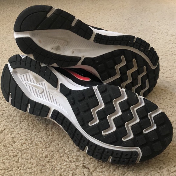 NIKE | Women’s Sneakers Black White Gray Pink | Size 10.5 - Picture 3 of 4